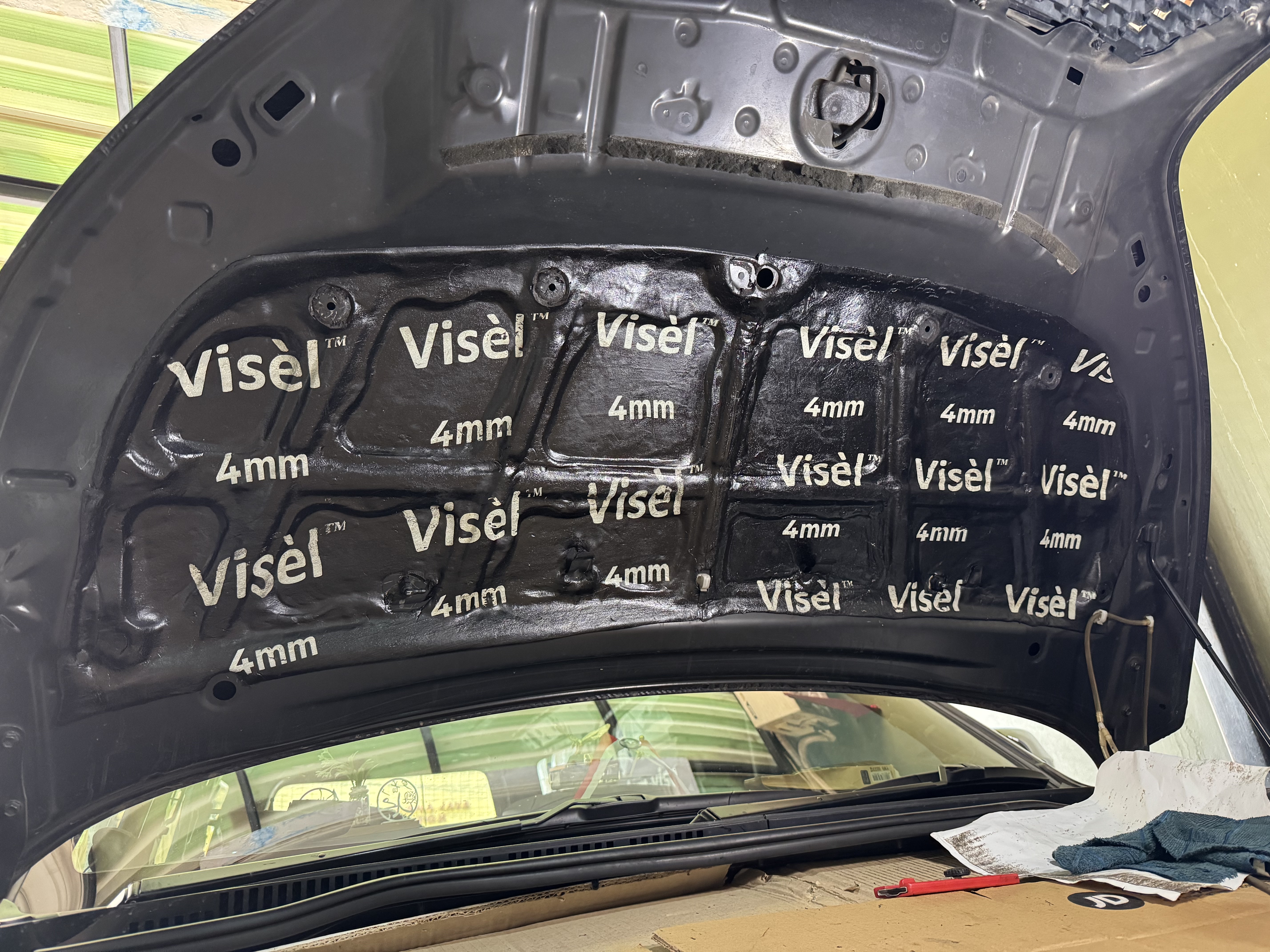 Pemasangan Visèl M 4mm pada kap mesin